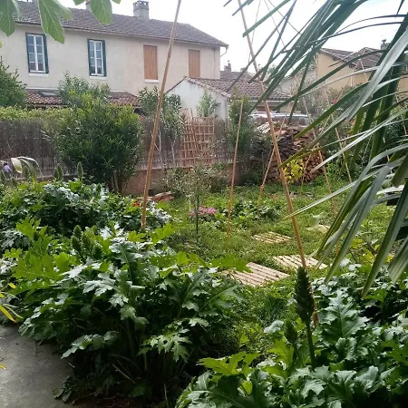 Les Toiles Du Figuier Bed & Breakfast *