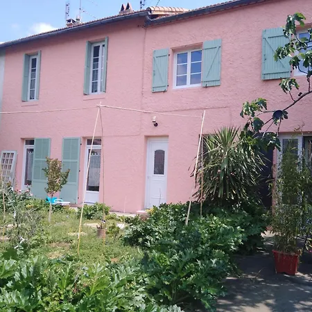 Les Toiles Du Figuier Bed & Breakfast