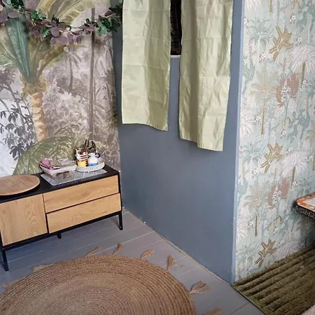 Les Toiles Du Figuier Bed & Breakfast *